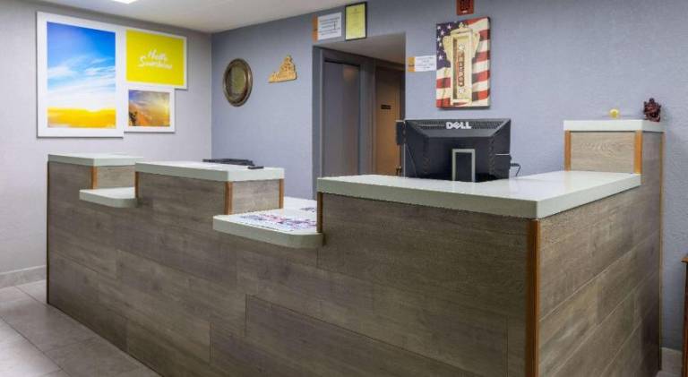 Days Inn by Wyndham Winchester — photo 4