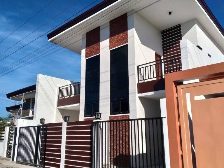 House  Apokon