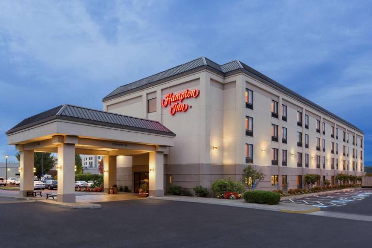 Hampton Inn Portland Airport in Portland, OR