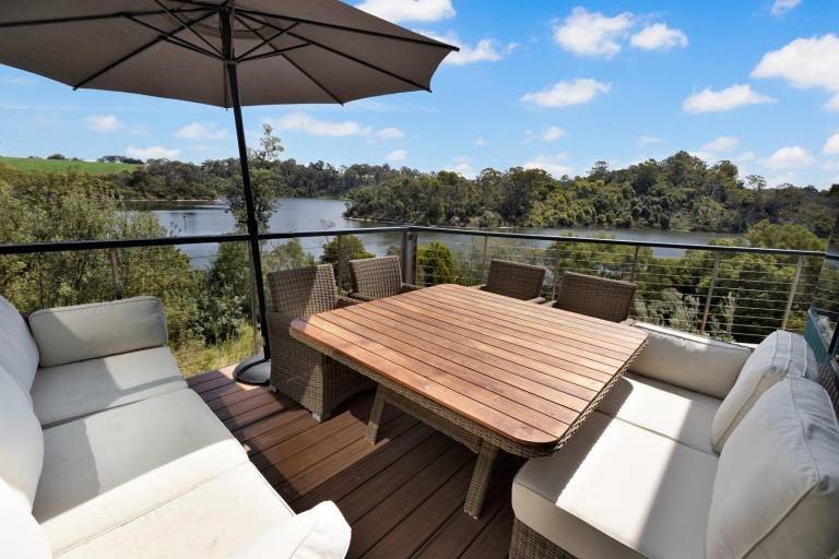 House Lakes Entrance