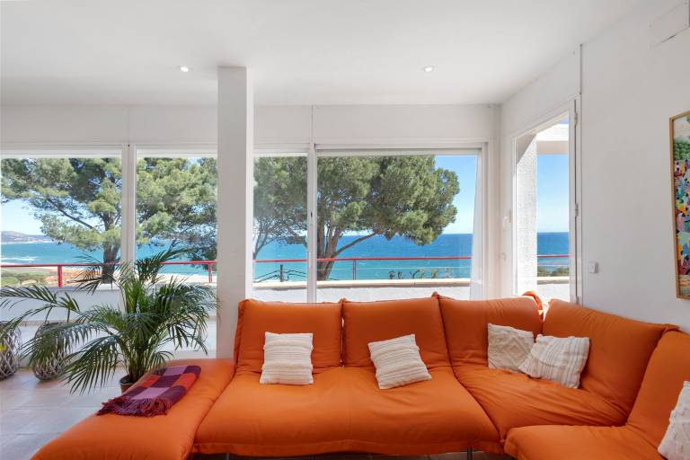 House with Stunning Sea Views Just Steps from Playa del Racó — photo 5
