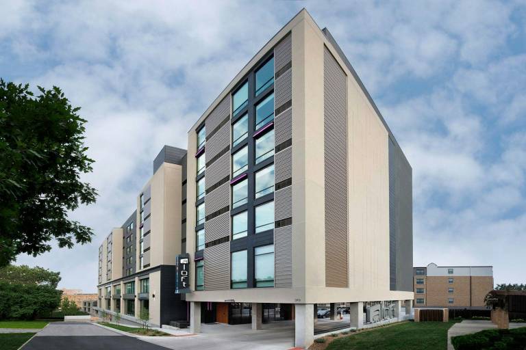 Aloft Kansas City Country Club Plaza — photo 5