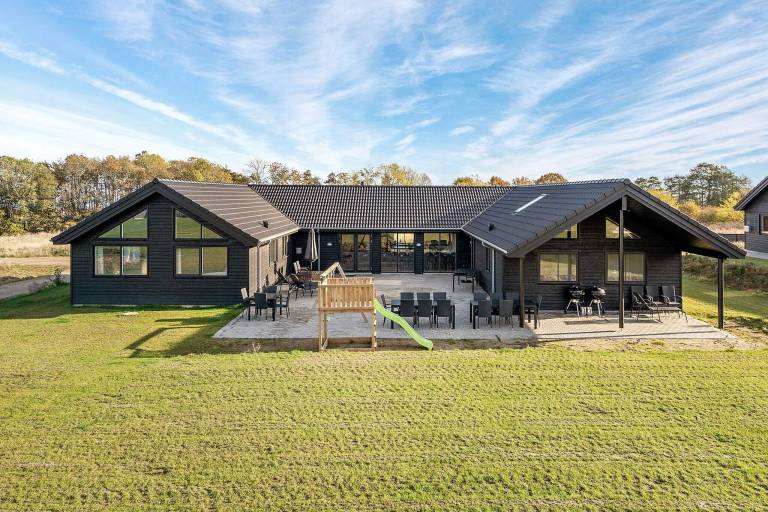 Fully equipped house with pool, sauna & terrace | Pets are welcome in Sønderborg
