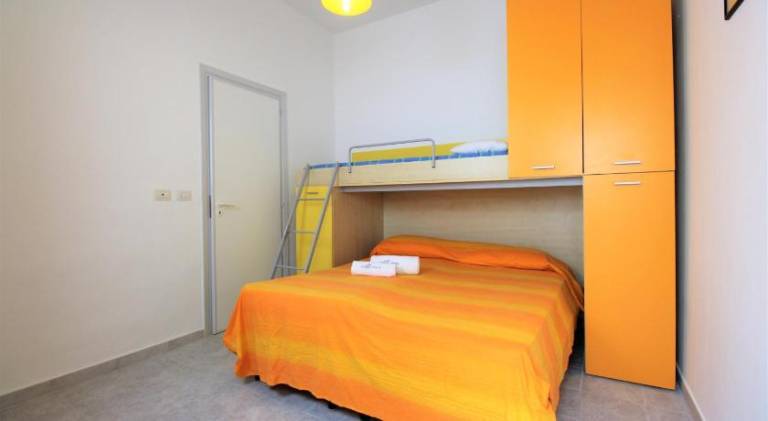 Holiday apartment with 2 rooms for 7 persons in Ugento