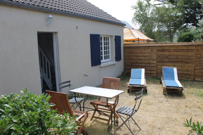 House with grill & yard — photo 3