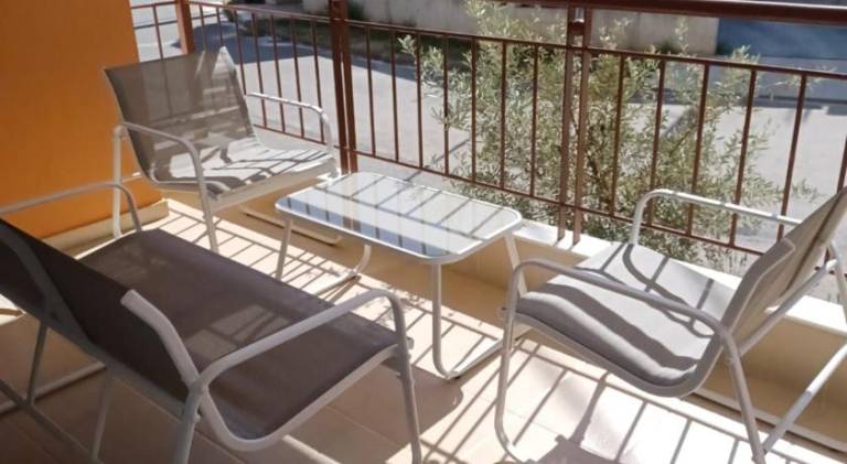 Rental apartment with terrace — photo 3