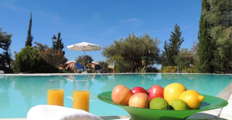Vila Pefkoulia beach
