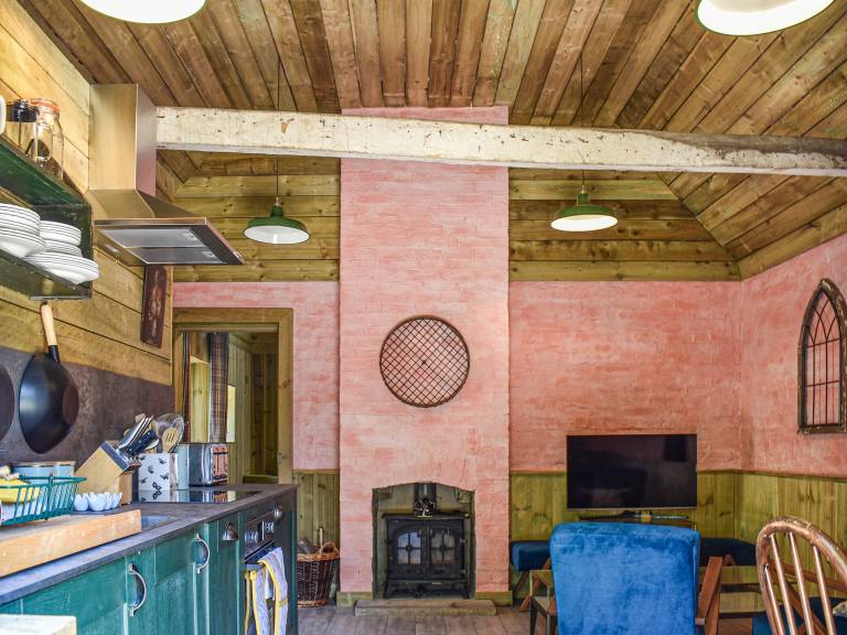 Cottage with yard | River view — photo 4