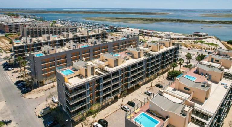 Fully equipped rental apartment with terrace, pool & yard | Pets allowed — photo 2