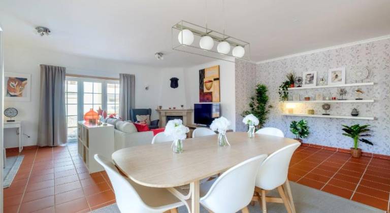 Holiday apartment with terrace & private pool — photo 4