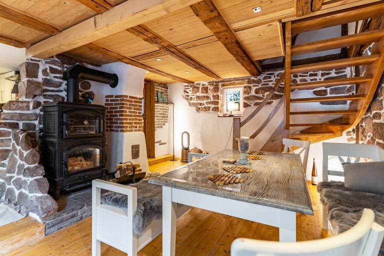 Child-friendly vacation home with terrace, BBQ & fast internet | City view | Good for workation | Pets allowed — photo 4
