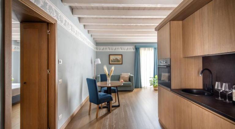 Apartment with terrace — photo 3