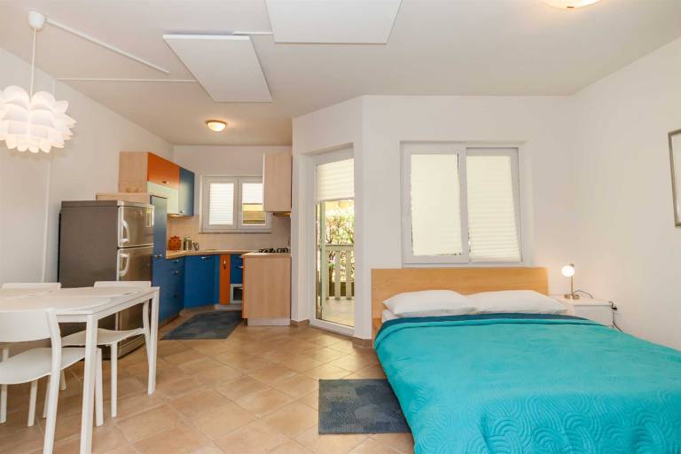 Ema - Cozy Pet-friendly Suite for Two with Parking — photo 3