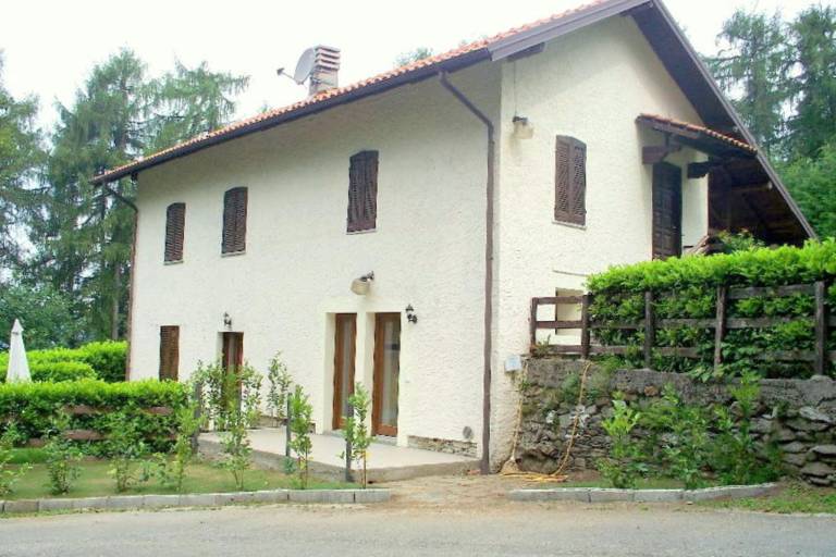 Cottage with garden | Nature view | Pet-friendly in Baveno