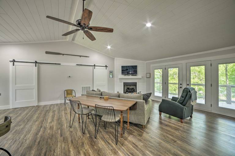 Lake Barkley Waterfront Home w/ Deck & Boat Dock! — photo 5