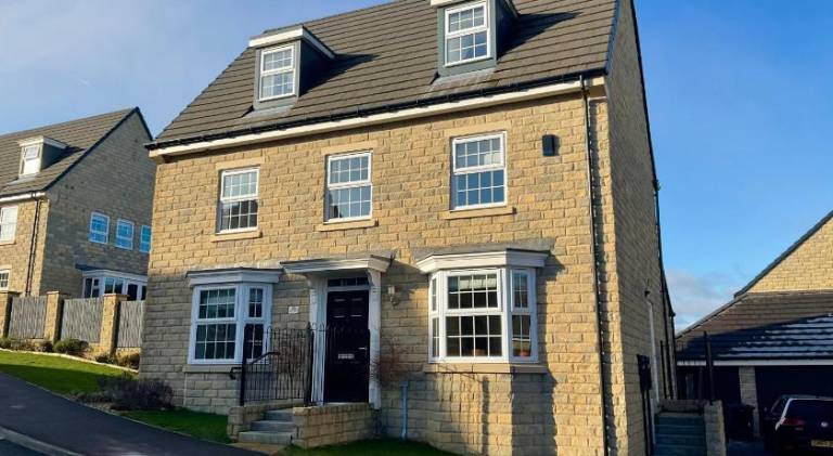 Holly House - Executive Rural Home with Jacuzzi in Barnsley