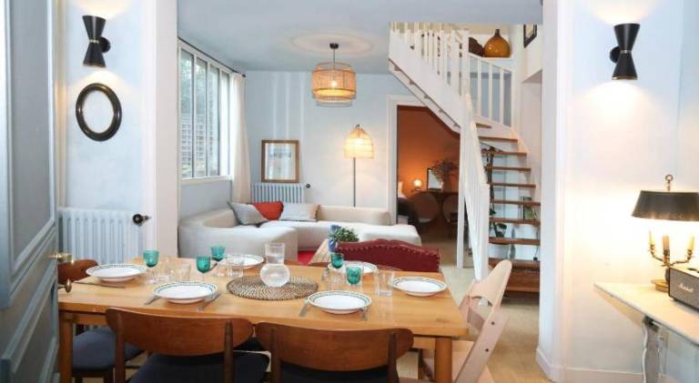 House with garden & terrace in Senlis