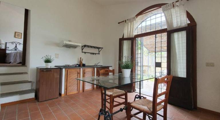Pleasant serviced apartment with patio, garden & pool | Pet-friendly — photo 4