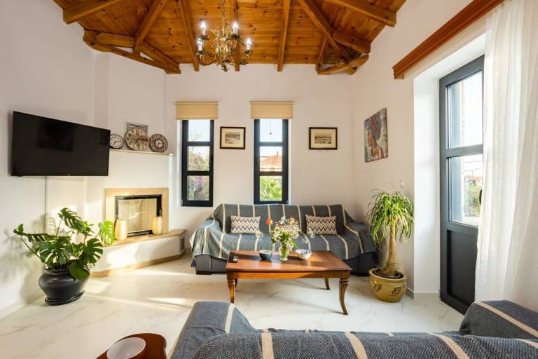 Stoupa Stone Built Home A breath Away to the Sea