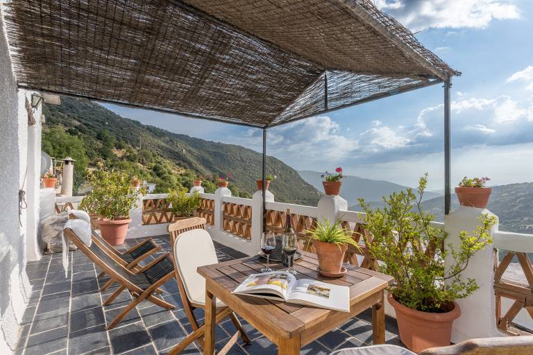 Studio Apartment 'Casa Belmonte' with Sea View, Private Terrace and Wi-Fi in Granada