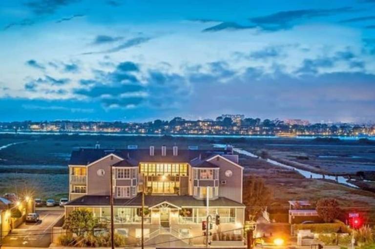 Bed & Breakfast  Playa del Rey