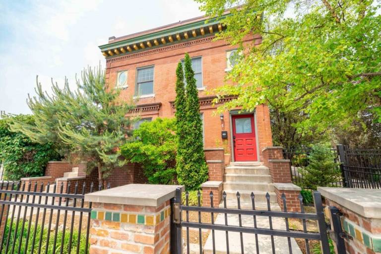 Apartment  Douglass