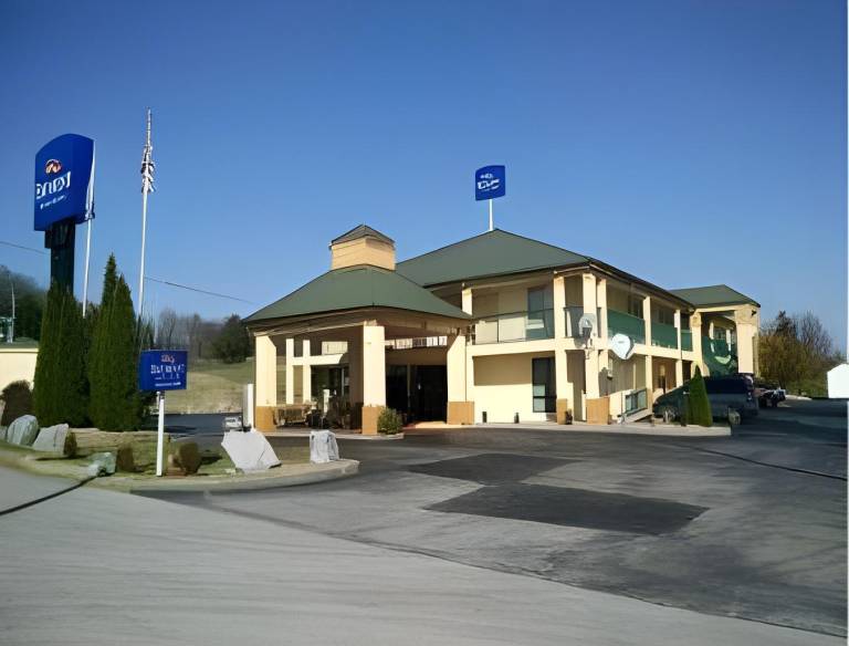 Baymont by Wyndham Cave City in Cave City, KY