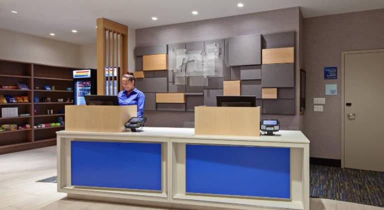 Holiday Inn Express Hotel & Suites Ventura Harbor By IHG — photo 4