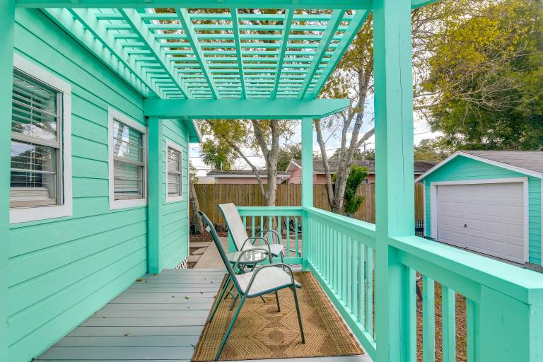 1 Mi to Shore! Galveston Stay w/ Pet-Friendly Yard — photo 2