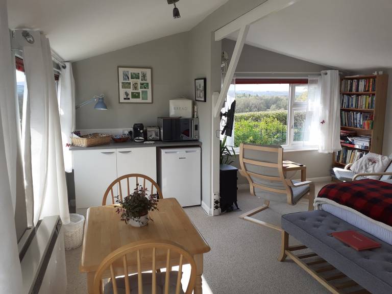 Cottage with yard — photo 5