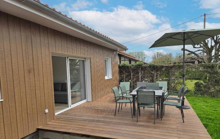 Gite with patio — photo 2