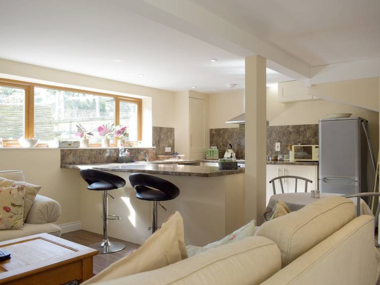 Family-oriented cottage with garden & barbecue | River view | Dogs allowed — photo 4