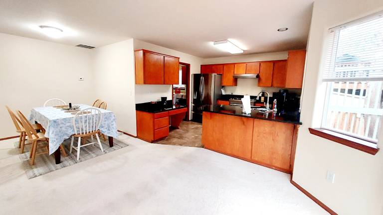 Children-friendly house with terrace | Pet-friendly in Hillsboro, OR