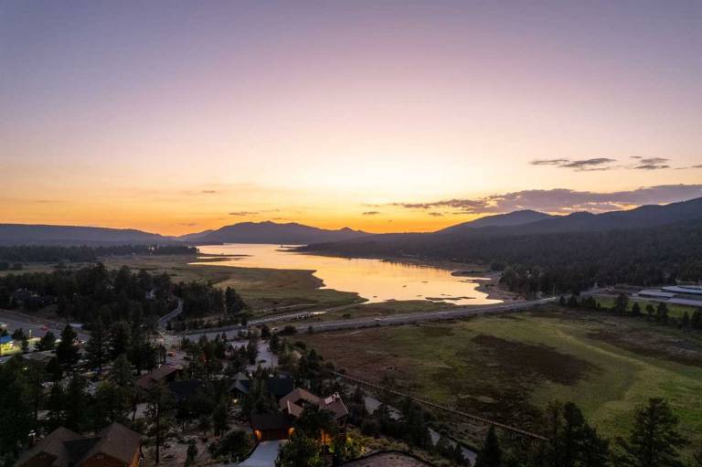 Miller''s Windsong Retreat. Lake Views. Hot tub. 3x2 promo! — photo 3