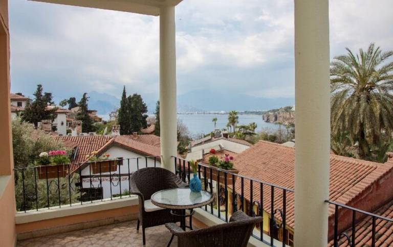 Bed and breakfast  Demircikara Mahallesi