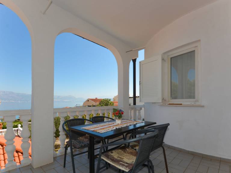 Ferienwohnung in Slatine für max. 4 Personen, Ferienwohnung in Slatine für max. 4 Personen,