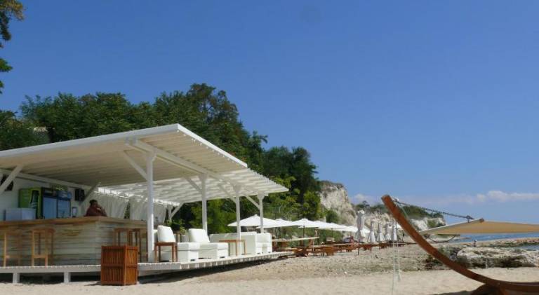 Ample holiday apartment with pool & garden | Pet-friendly — photo 3
