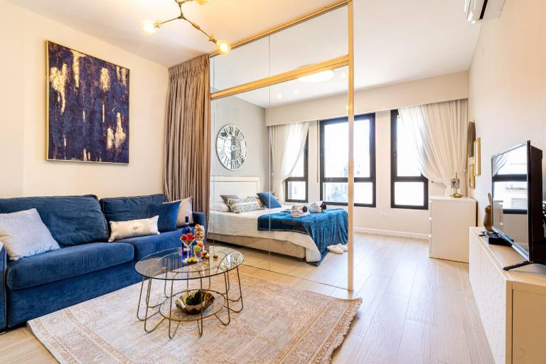 Lovely holiday apartment with jacuzzi | Close to Church of the Holy Sepulchre | Perfect for remote work | Pets allowed — photo 2