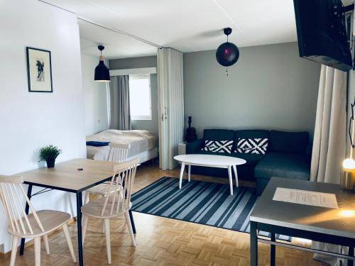 Tapiola City Apartment next to Ainoa shoppong cent in Espoo
