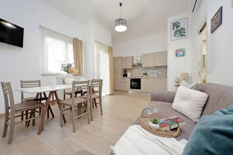Apartment with 2 rooms for 6 persons — photo 2