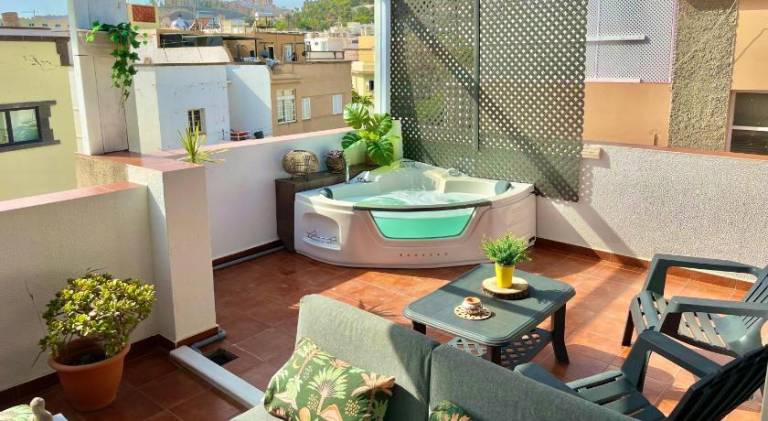 Rental apartment with jacuzzi — photo 2