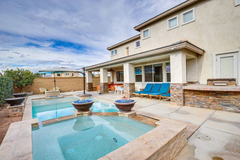 Spacious Indio Home Pool Grill & Fire Pits