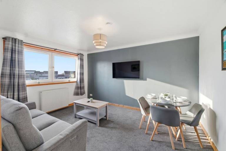 Child-friendly holiday apartment | Water view | Pet-friendly in Montrose