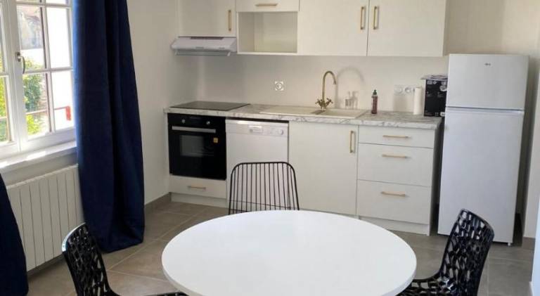 Apartment with 1 room for 4 persons in Chaintre