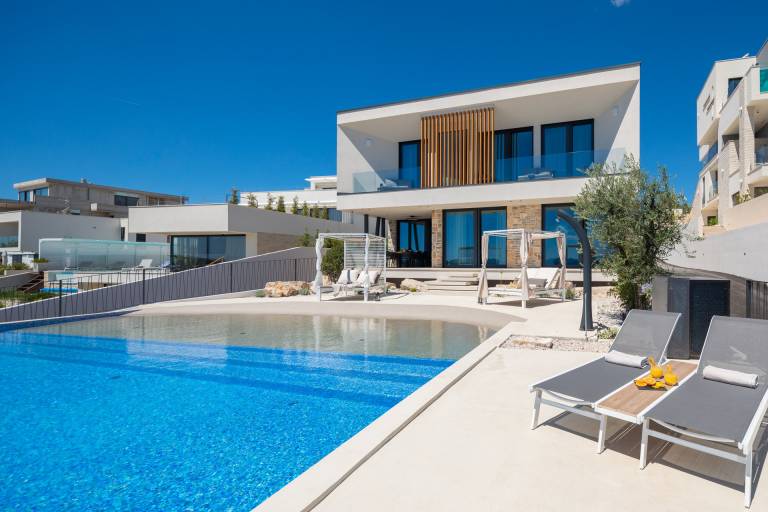 Luxury Villa Siesta with Pool in Sibenik