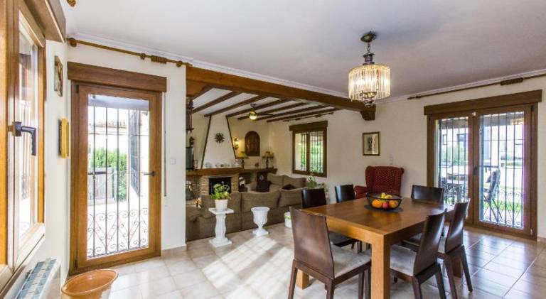 Fully equipped villa with private pool, barbeque & yard | Next to the beach | Pet-friendly — photo 3