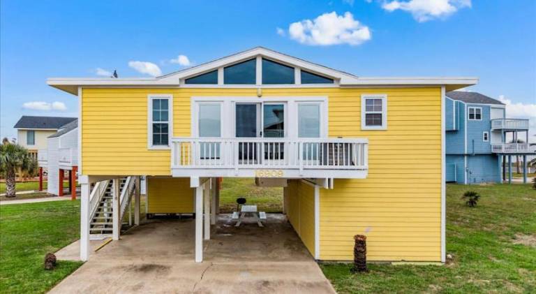 Lovely house with yard, private pool & BBQ | Next to the beach | Pets are welcome in Jamaica, TX