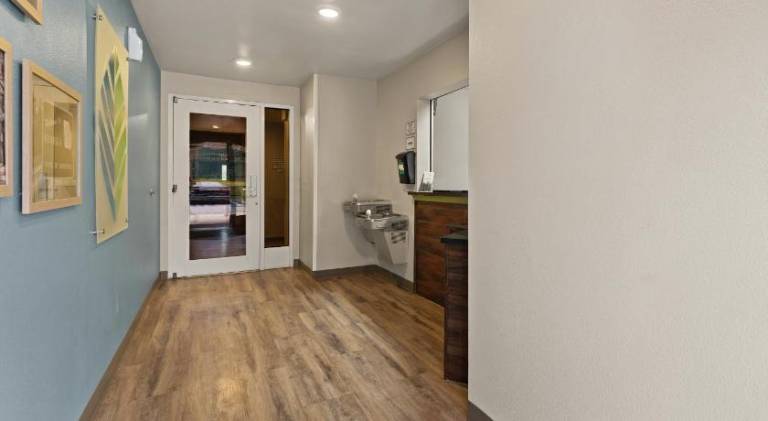 WoodSpring Suites Macon North — photo 2