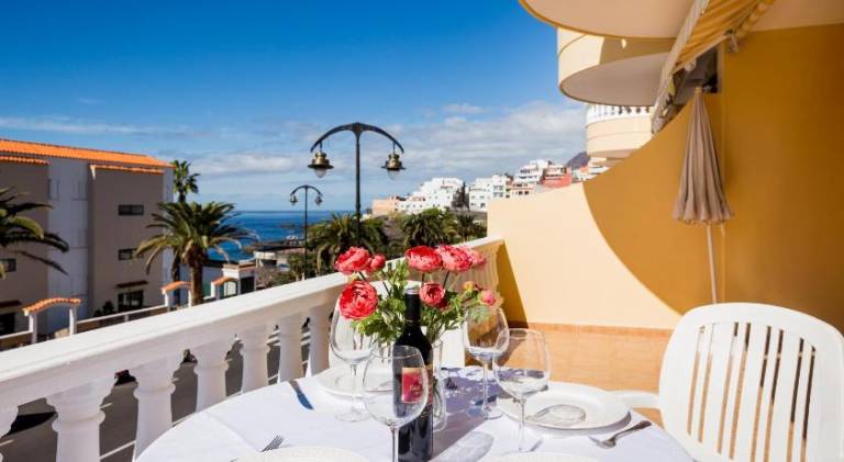 Rental apartment with private pool & patio in Santa Cruz de Tenerife