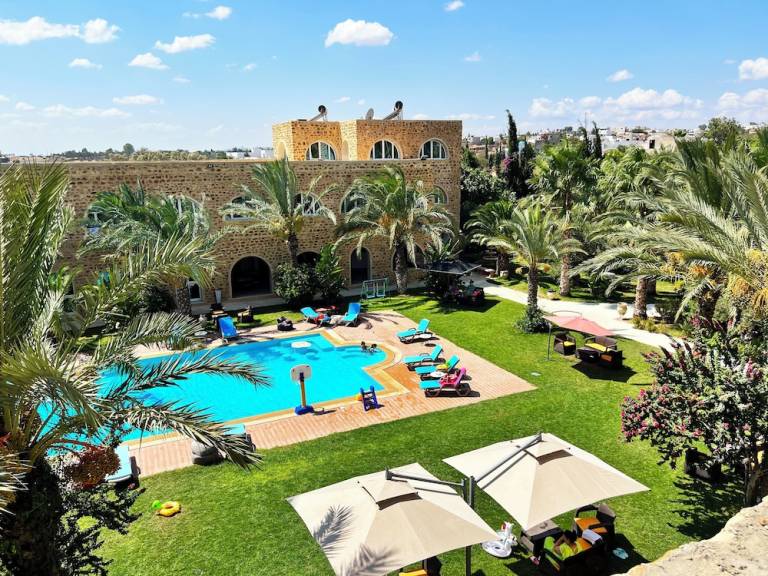 Resort  Bir Bou Rekba